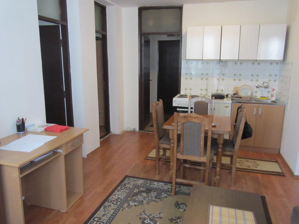 Slika 4 - Dvosoban, 55m2, Matematički fakultet (PMF) Niš, sa terasom